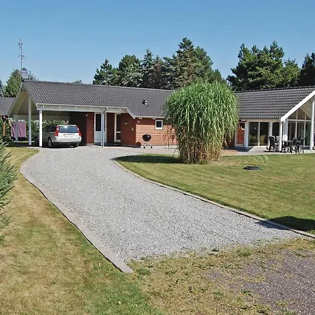 Ferienhaus Four-bedroom Holiday In